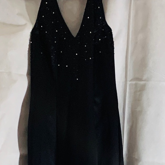 Black halter neckline backless beaded formal dress - Picture 6 of 7